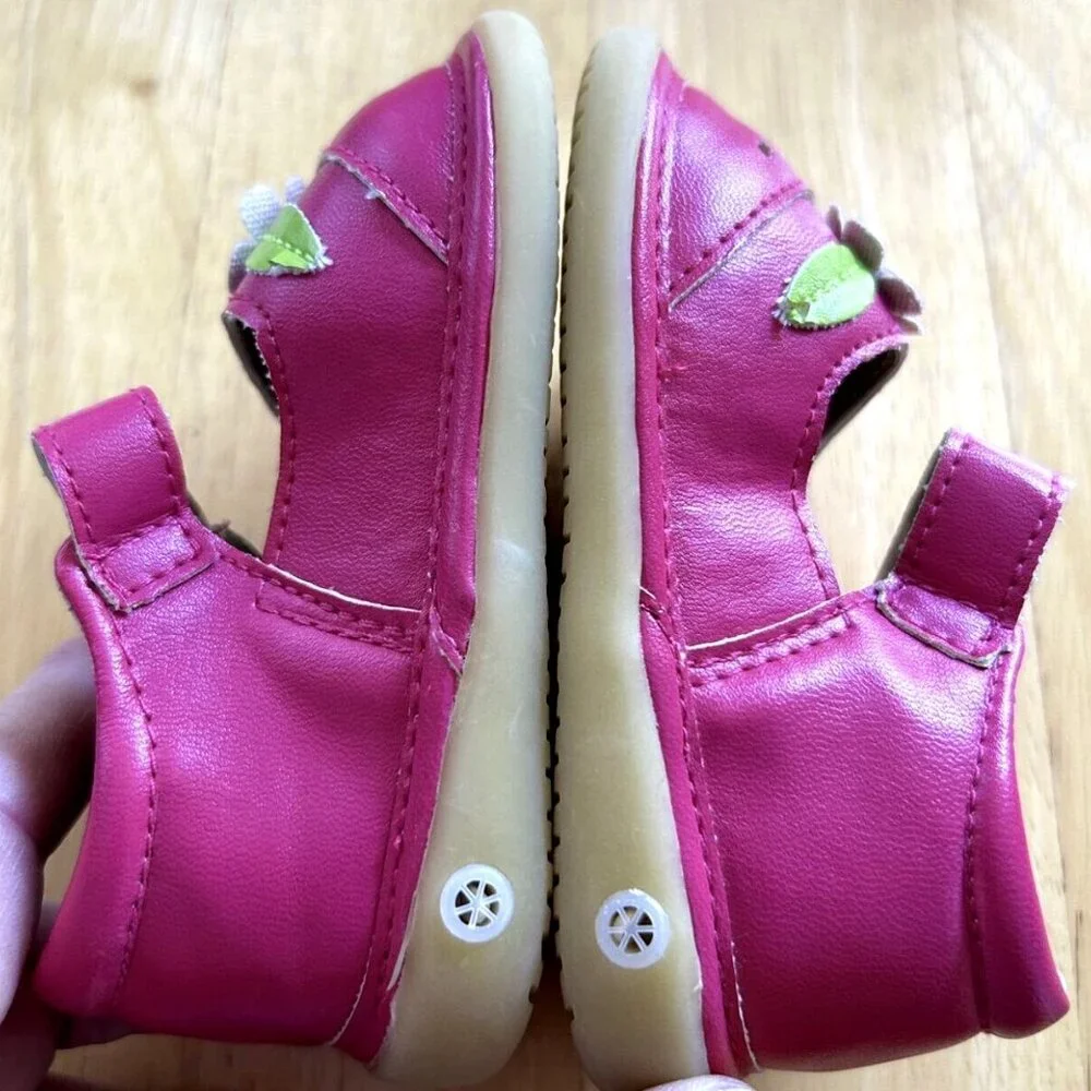NWOT Pink Leather Early Walker Squeaker Shoes Size EU 20 (4.5 Infant)